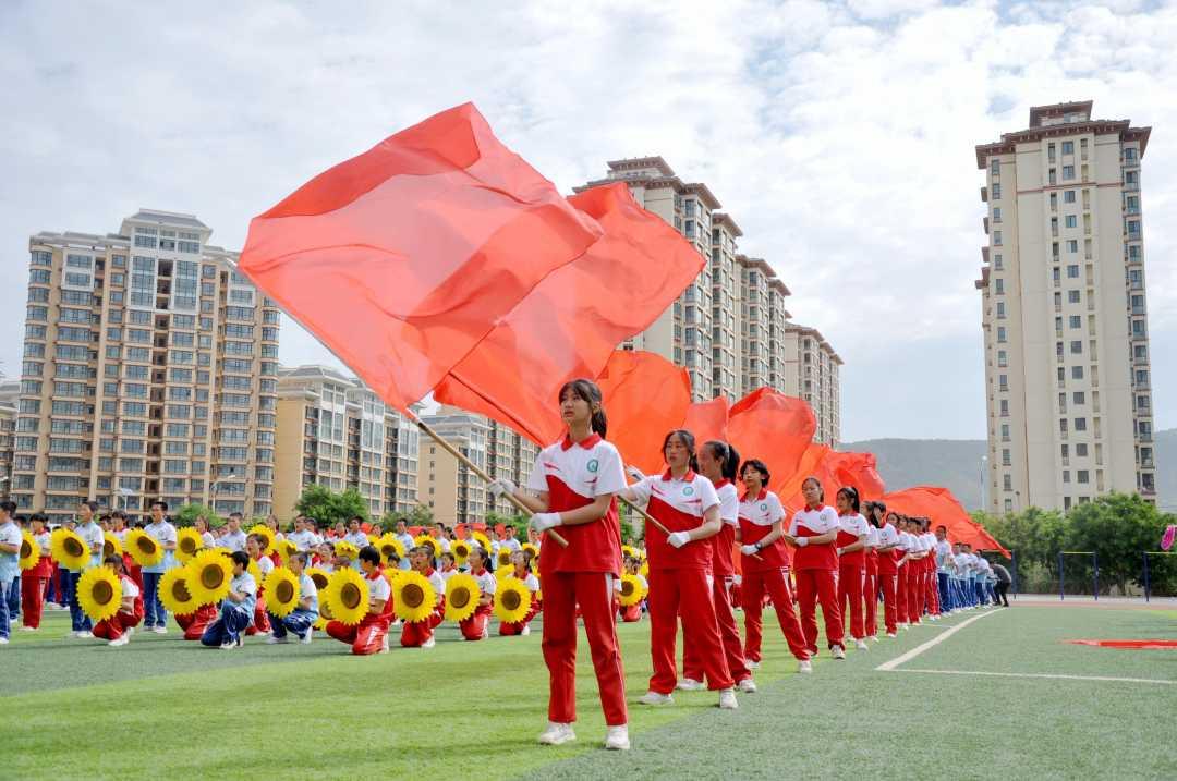 高中生玩游戏上瘾叛逆 专家给你支招